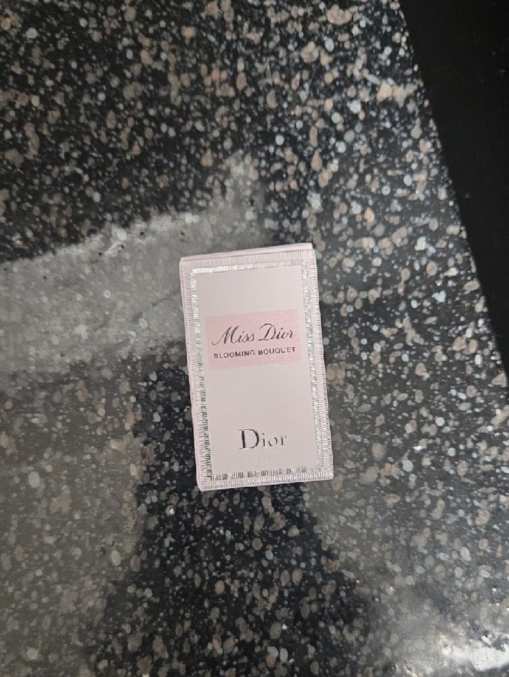 Samples Of CHANEL White Gardenia Box, Cartier, DIOR, AND TOM FORD - Picture 3 of 8